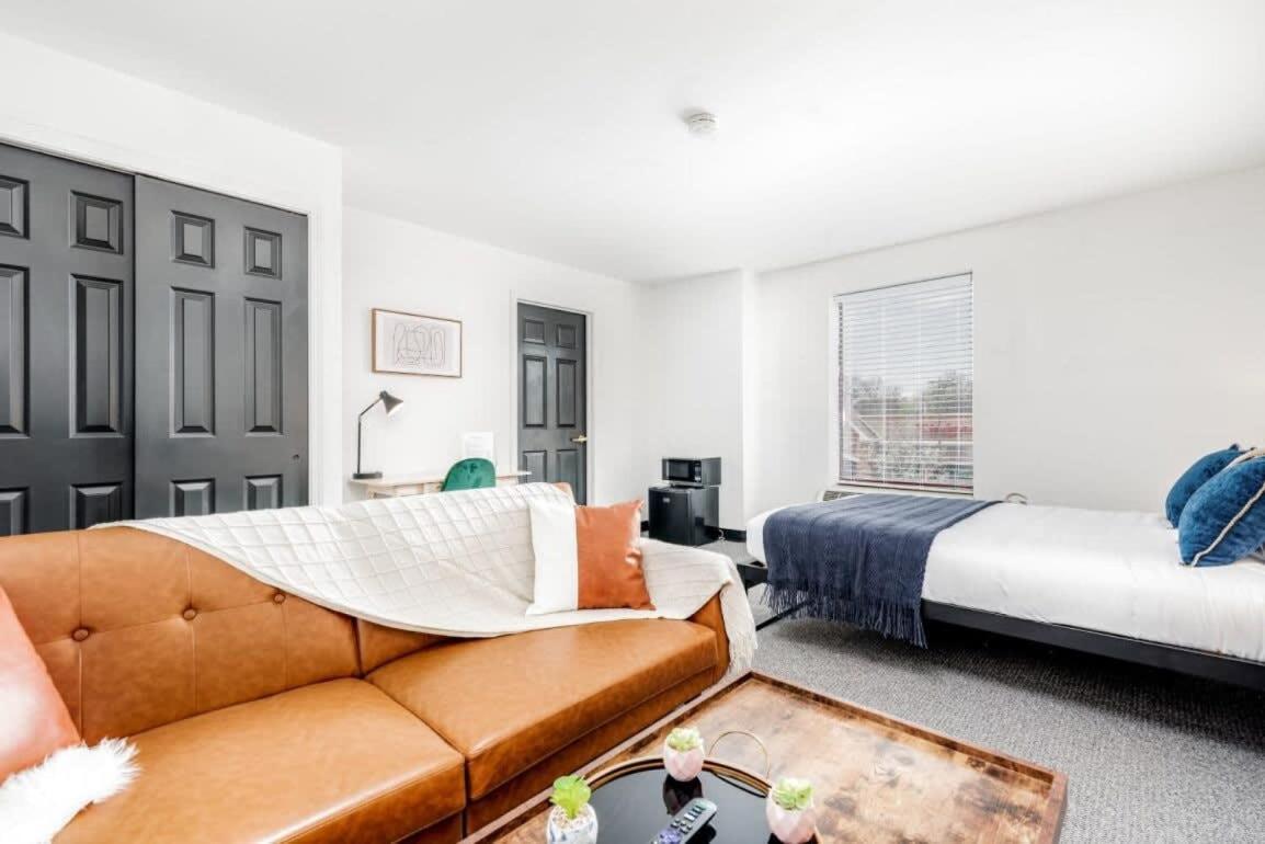 Cozysuites Cwe Stylish Queen With Microwave&Fridge Tower Grove Exterior photo