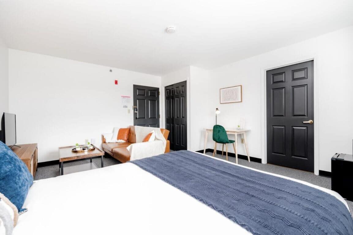 Cozysuites Cwe Stylish Queen With Microwave&Fridge Tower Grove Exterior photo