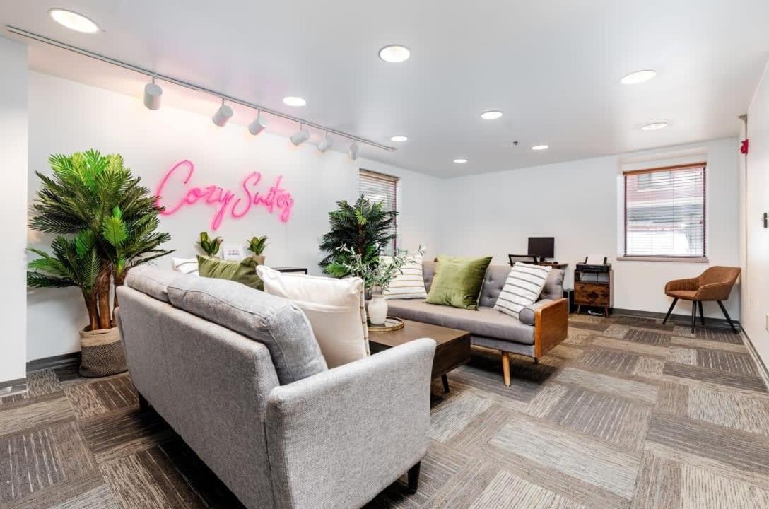 Cozysuites Cwe Stylish Queen With Microwave&Fridge Tower Grove Exterior photo